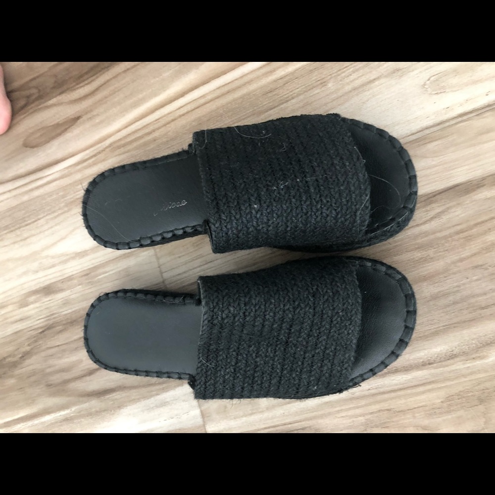 Black platform sandal